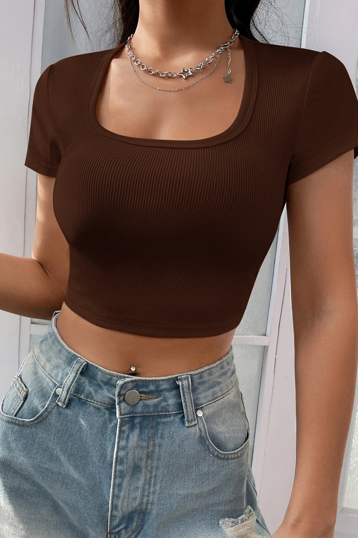 1-106 Kadın Kahverengi Yarım Kol Düz Yaka Crop Top Bluz - Görsel 1