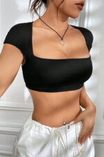 Kadın Siyah Sırt Dekolteli ve Boyundan Bağlamalı Yarım Kol Crop Top Bluz - Görsel 2