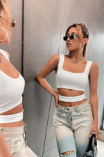 Kadın Beyaz Göbek Dekolteli Crop Top Bluz