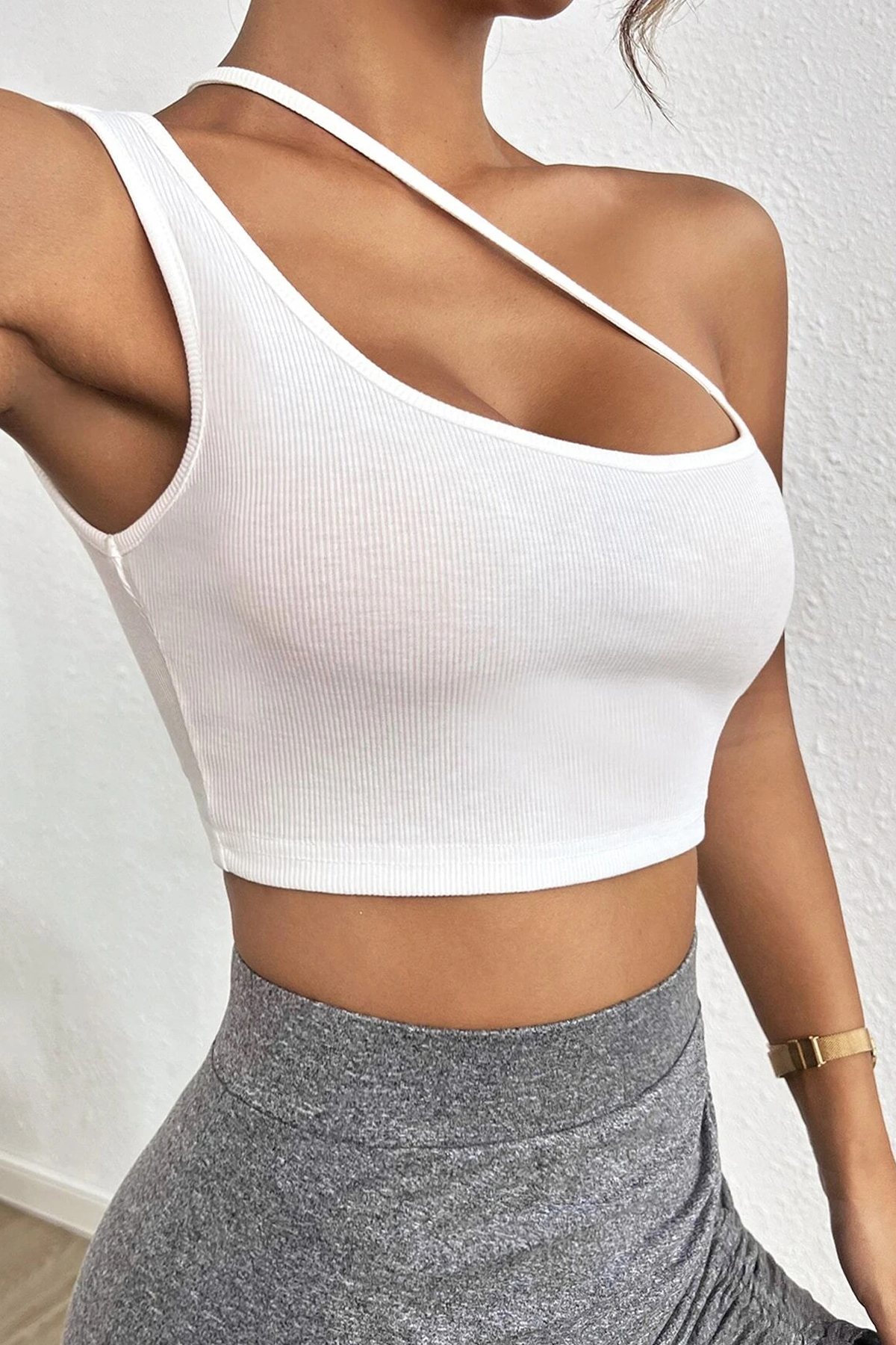1-203 Kadın Beyaz Tek Omuzlu Çapraz Askılı Crop Top Büstiyer - Görsel 1