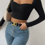 Kadın Siyah Uzun Kol Göğüs Dekolteli Şık Crop Top Bluz