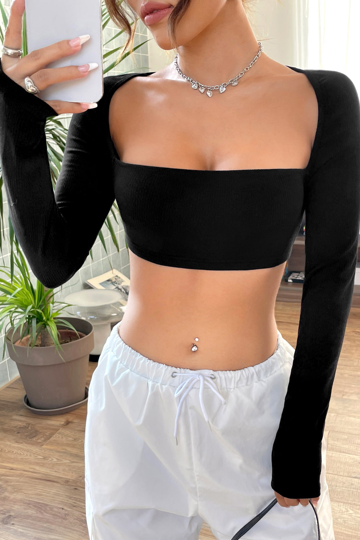 11-105 Kadın Siyah Uzun Kol Göğüs ve Sırt Dekolteli Crop Top Bluz - Görsel 1