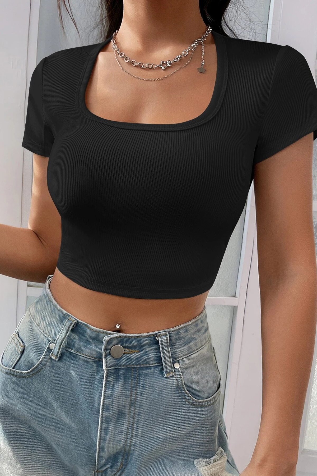 11-69 Kadın Siyah Yarım Kol Düz Yaka Crop Top Bluz - Görsel 1