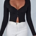 Kadın Siyah Uzun Kollu Düğmeli Göğüs ve Göbek Dekolteli Crop Top Bluz