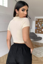 Kadın Ekru Göğüs Dekolteli Yarım Kollu Cut Out Crop Top Bluz - Görsel 2