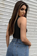 Kadın Siyah Yarım Fermuarlı Sıfır Kol Crop Top Bluz - Görsel 2