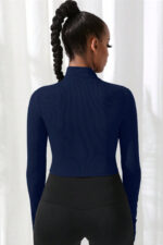 Kadın Lacivert Uzun Kol Fermuarlı Parmak Geçme Detaylı Dik Yaka Crop Top Bluz - Görsel 2