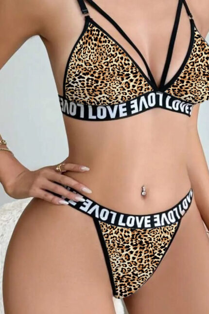 Kadın Leopar Desenli Love Yazı Detaylı Harness İç Çamaşır Takımı