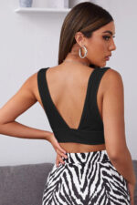 Kadın Siyah Derin V Yaka Ve Sırt Dekolteli Askılı Crop Top Bluz - Görsel 2