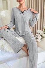 Kadın Gri Çizgili Uzun Kollu Fiyonk Detaylı Pijama Takımı Rahat Mevsimlik - Görsel 2