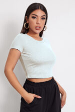 Kadın Beyaz Yuvarlak Yaka Yarım Kol Crop Top Bluz - Görsel 2