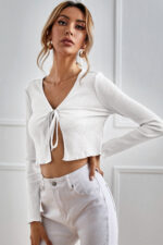 Kadın Beyaz Uzun Kollu Önden Bağlama Detaylı Crop Top Bluz - Görsel 3