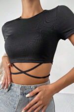 Kadın Siyah Yarım Kol Çapraz Bağlamalı Crop Top Bluz - Görsel 3