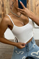 Kadın Beyaz Yanlardan Bağlamalı Bel Dekolteli Crop Top Bluz - Görsel 3
