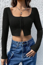 Kadın Siyah Uzun Kollu Agraflı Göğüs ve Göbek Dekolteli Crop Top Bluz - Görsel 3