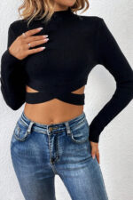 Kadın Siyah Çapraz Bel Detaylı Dik Yaka Uzun Kol Crop Top Bluz - Görsel 3