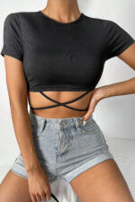 Kadın Siyah Yarım Kol Çapraz Bağlamalı Crop Top Bluz - Görsel 4