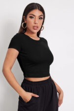 Kadın Siyah Yuvarlak Yaka Yarım Kol Crop Top Bluz - Görsel 4