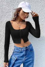 Kadın Siyah Uzun Kollu Agraflı Göğüs ve Göbek Dekolteli Crop Top Bluz - Görsel 4