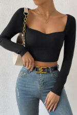 Kadın Siyah Uzun Kol Göğüs Dekolteli Şık Crop Top Bluz - Görsel 4