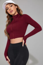 Kadın Bordo Uzun Kol Fermuarlı Parmak Geçme Detaylı Dik Yaka Crop Top Bluz - Görsel 5