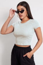 Kadın Beyaz Yuvarlak Yaka Yarım Kol Crop Top Bluz - Görsel 5