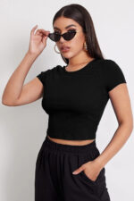 Kadın Siyah Yuvarlak Yaka Yarım Kol Crop Top Bluz - Görsel 5