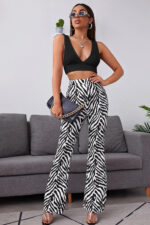 Kadın Siyah Derin V Yaka Ve Sırt Dekolteli Askılı Crop Top Bluz - Görsel 5