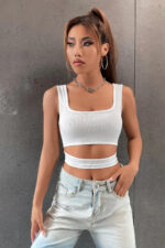 Kadın Beyaz Göbek Dekolteli Crop Top Bluz - Görsel 5