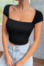 Kadın Siyah Kare Yaka Yarım Kol Göğüs Dekolteli Crop Top Bluz - Görsel 5