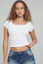 Kadın Beyaz Göğsü ve Kolları Dantelli Fiyonklu Kısa Kol Crop Top Bluz - Görsel 5