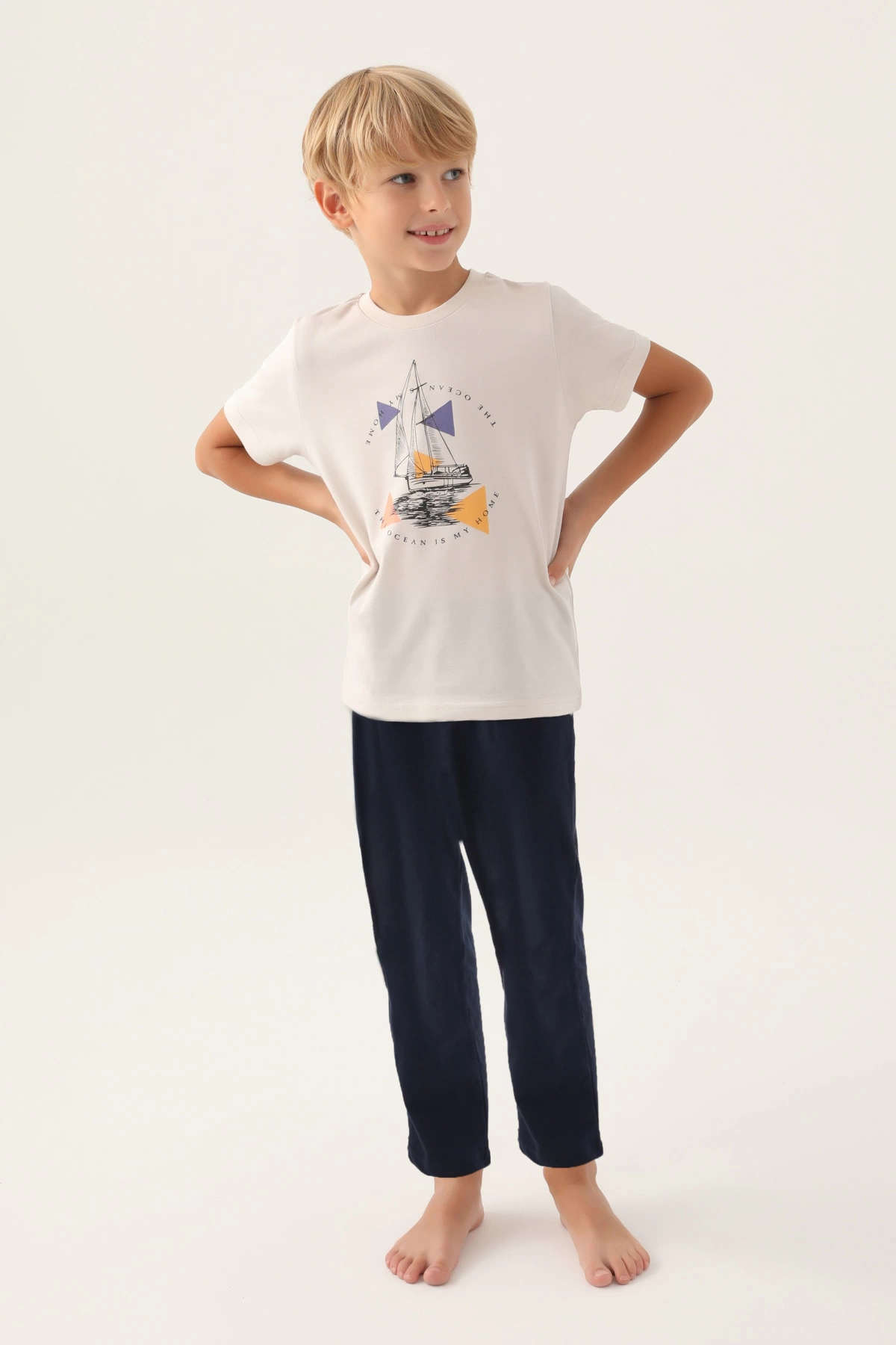 arnetta-2991-2-erkek-cocuk-kisa-kol-pijama-takimi-60063180-sw1200sh1800 Arnetta 2991-2 Erkek Çocuk Kısa Kol Pijama Takımı - Görsel 1