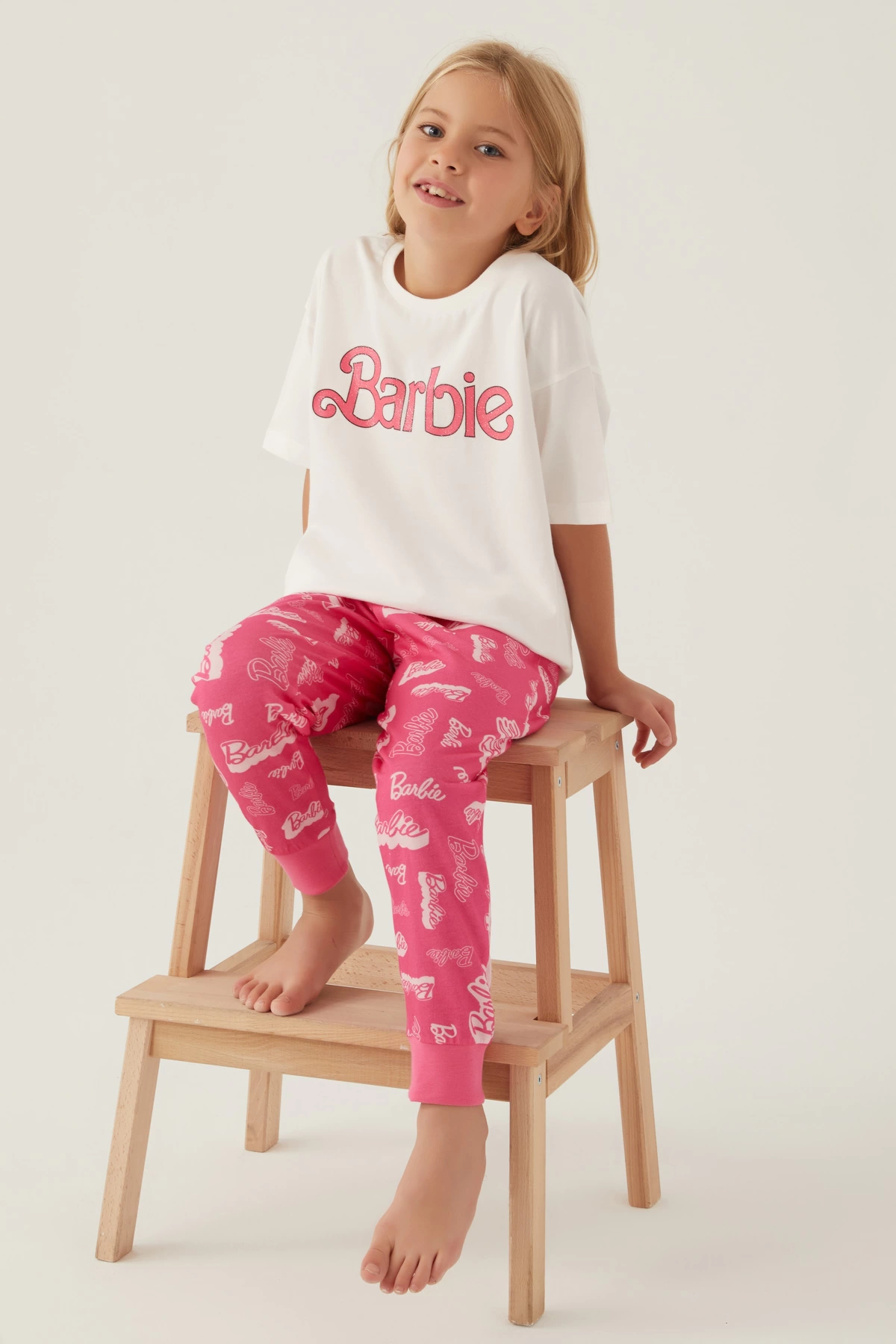 barbie-l1704-3-kiz-cocuk-kisa-kol-pijama-takimi-44985788-sw1200sh1800 Barbie L1704-3 Kız Çocuk Kısa Kol Pijama Takımı - Görsel 1