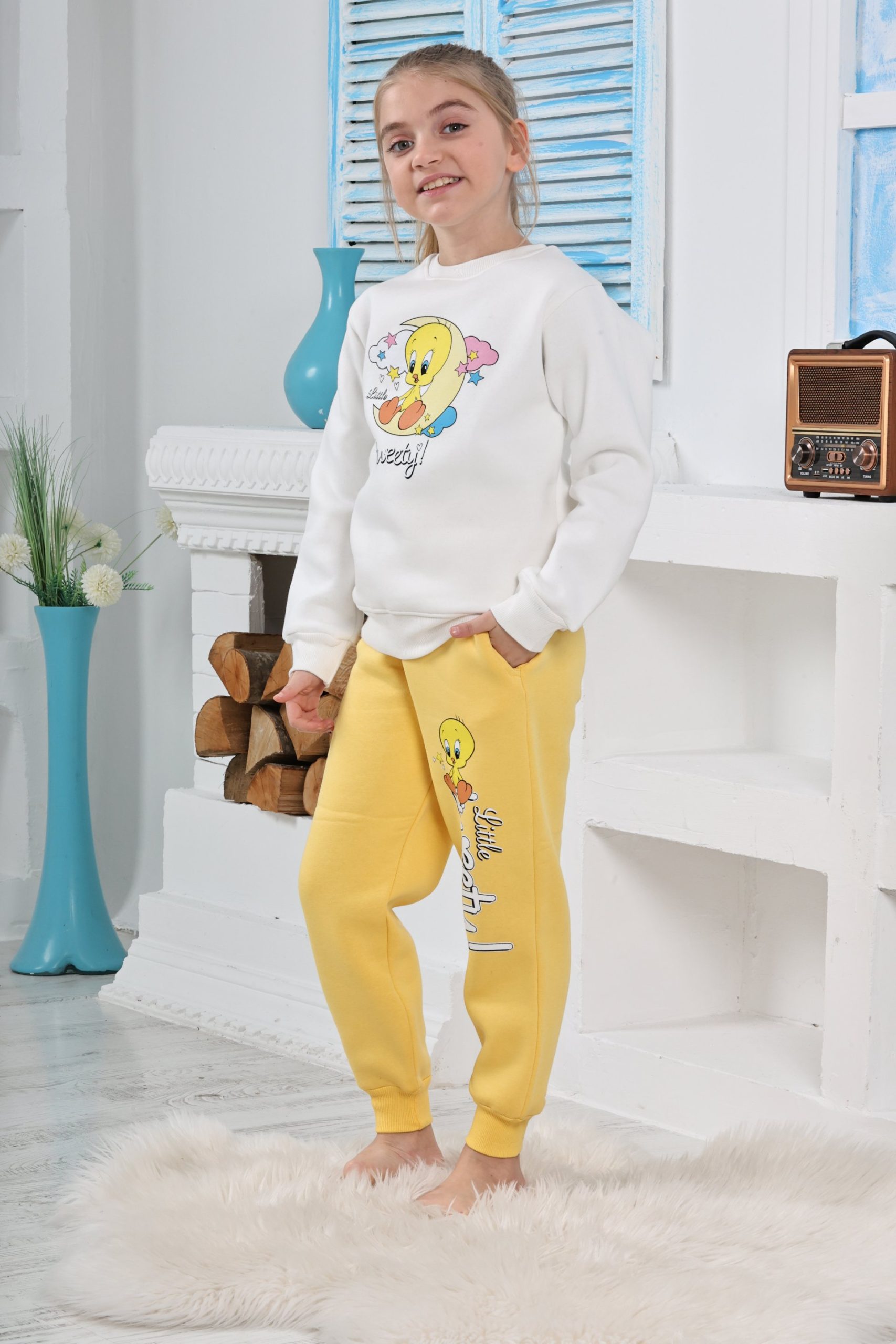 kapitex-6181-kiz-cocuk-twety-baskili-uzun-kol-pijama-takimi-34305186-scaled Kapitex 6181 Kız Çocuk Twety Baskılı Uzun Kol Pijama Takımı - Görsel 1