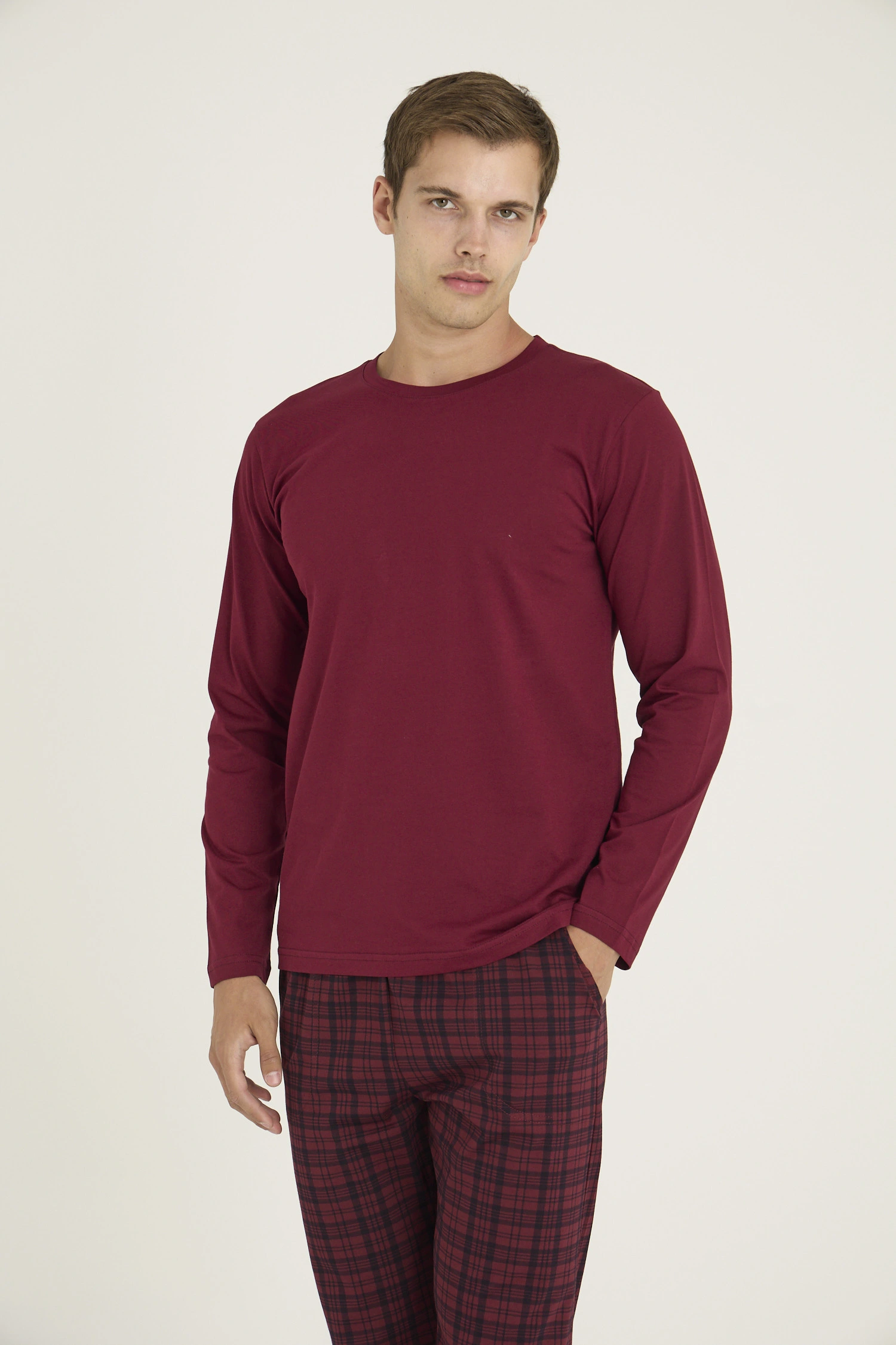 kocabey-9273-erkek-o-yaka-pijama-takimi-45078680-sw1500sh2250 Kocabey 9273 Erkek O Yaka Pijama Takımı - Görsel 1