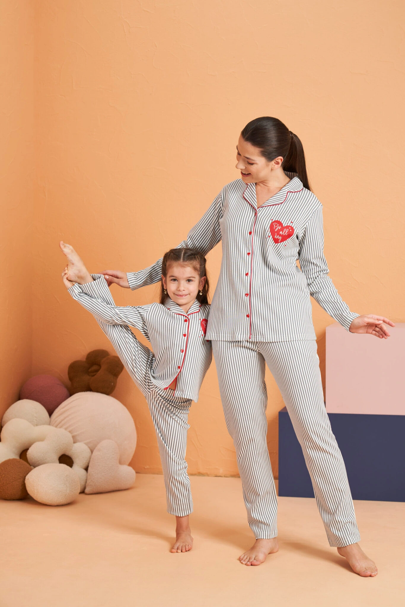 pjs-28064-kadin-dugmeli-pijama-takim-91840470-sw1366sh2048 Pjs 28064 Kadın Düğmeli Pijama Takım - Görsel 1