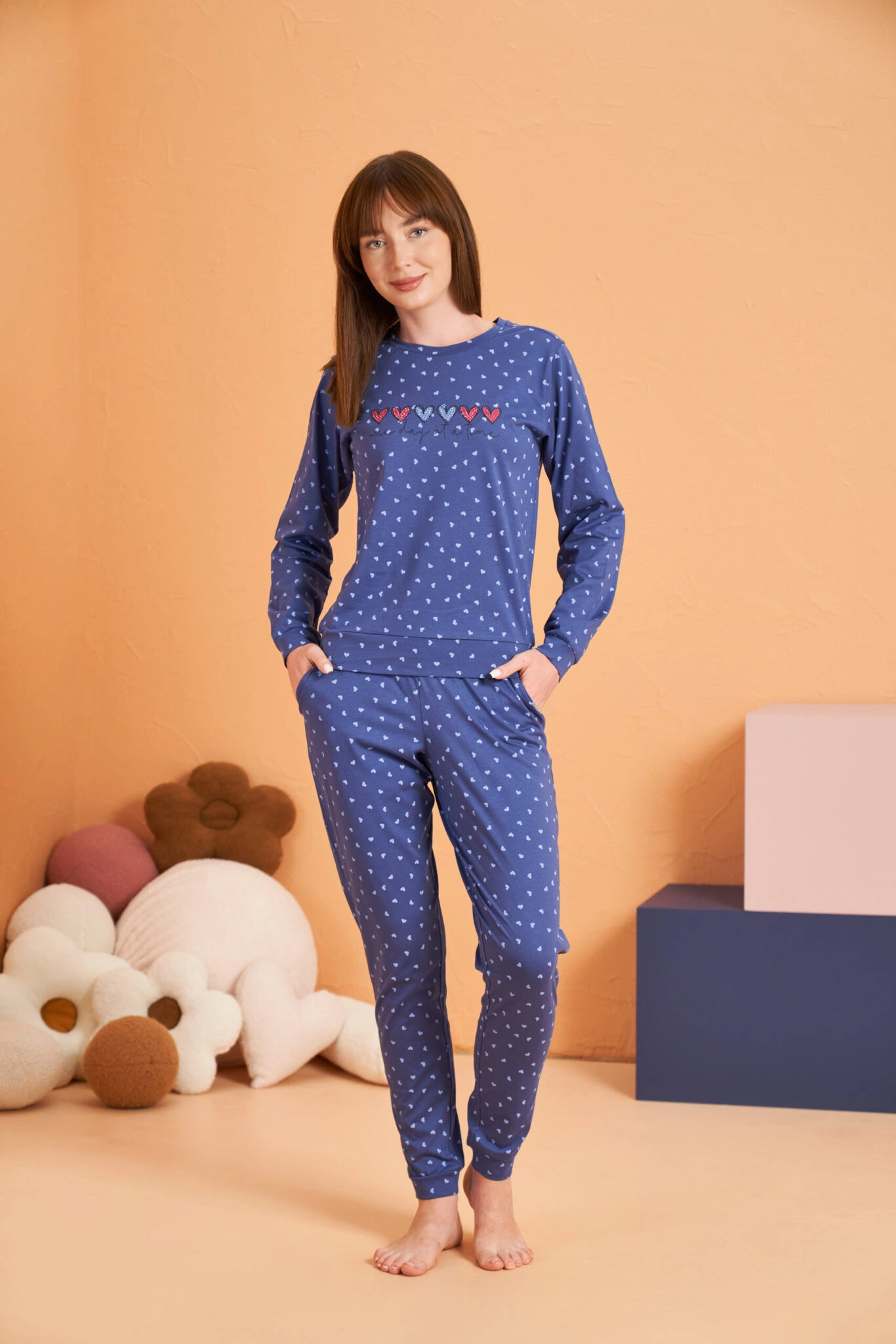 pjs-28081-kadin-uzun-kol-yuvarlak-yaka-kalpli-pijama-takim-98097771-sw1366sh2048 PJS 28081 Kadın Uzun Kol Yuvarlak Yaka Kalpli Pijama Takım - Görsel 1