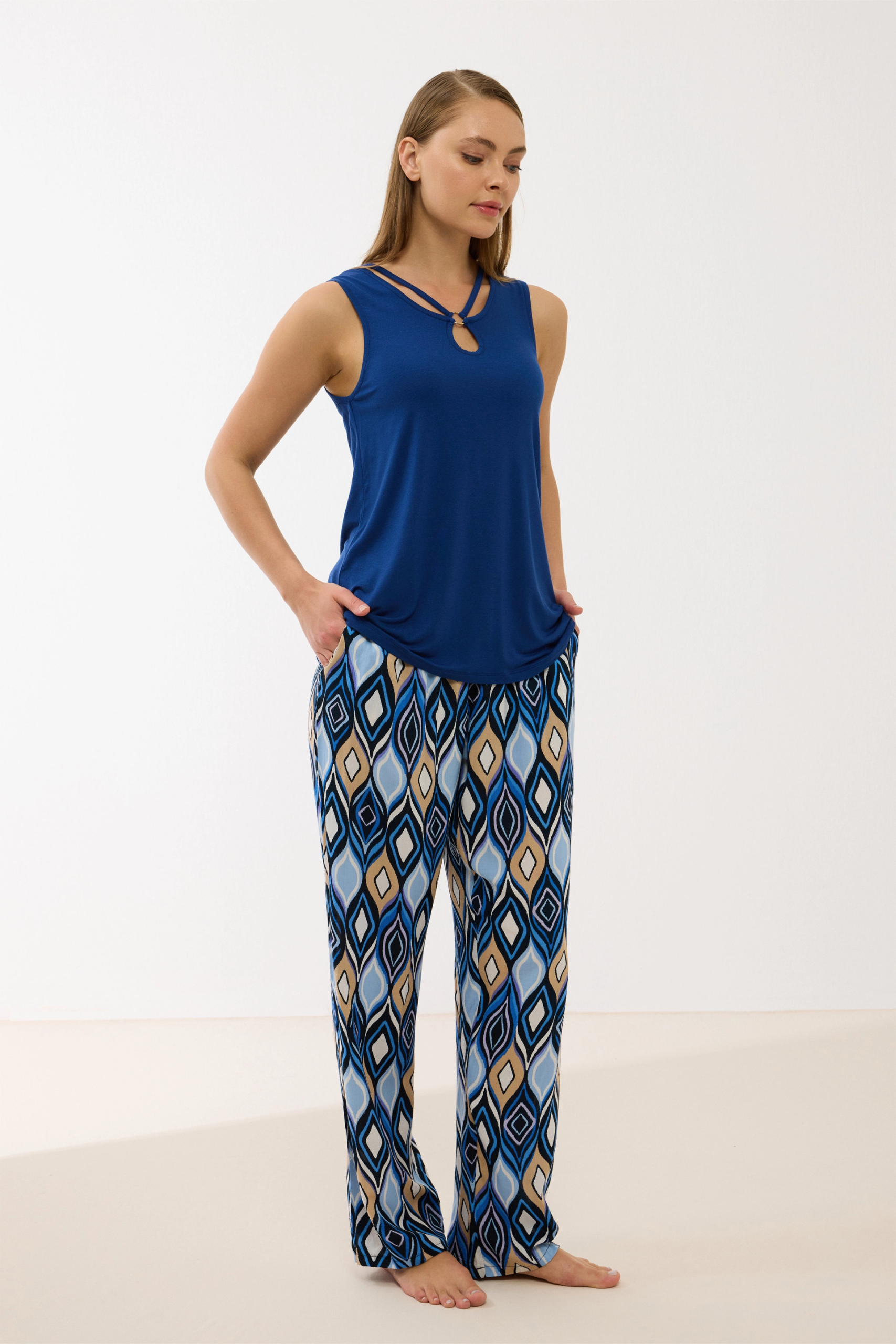 69afc05115161-32749990-sw2400sh3600-scaled Anıl 11931 Kadın T-Shirt Ve Pantalon Takım - Görsel 1