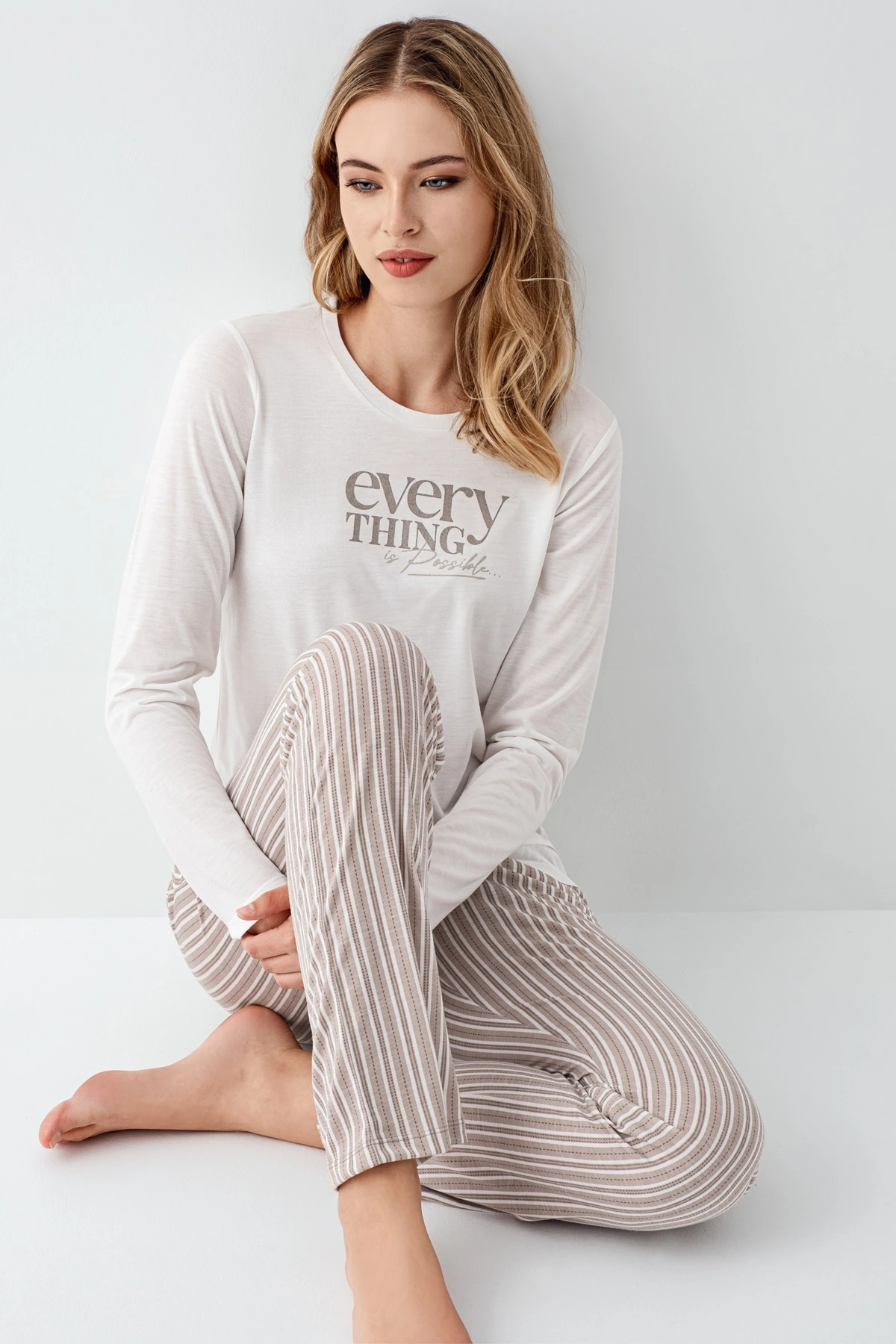 arnetta-3424-s-kadin-uzun-kol-pijama-takim-30052092-sw1200sh1800 Arnetta 3424-S Kadın Uzun Kol Pijama Takım - Görsel 1