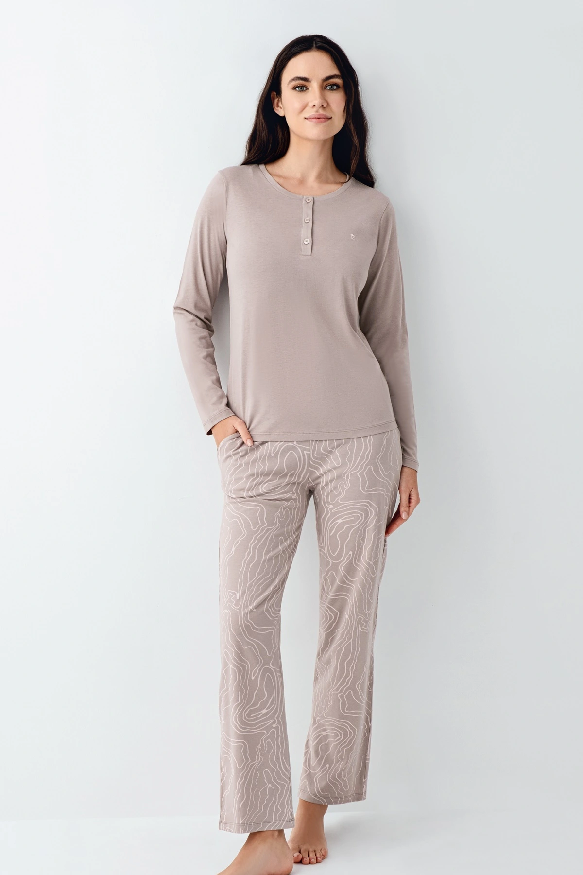 pierre-cardin-9097-s-kadin-uzun-kol-pijama-takim-34294689-sw1200sh1800 Pierre Cardin 9097-S Kadın Uzun Kol Pijama Takım - Görsel 1