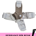 Farklı renk ve desenlerdeki patik çorapların üst üste sergilendiği toplu görünüm