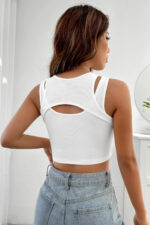 Kadın Beyaz Kalın Askılı Cut Out Dekolteli Crop Top Bluz - Görsel 2