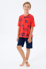 Erkek çocuk bermuda pijama takımı tam boy ön görünüm